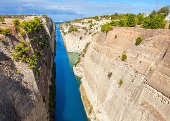 Βουτιά θανάτου στην διώρυγα της Κορίνθου: Αγνώστων μέχρι στιγμής στοιχείων η σορός