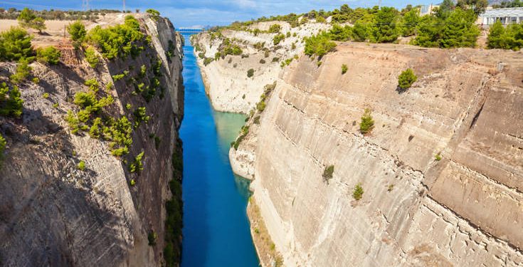 Βουτιά θανάτου στην διώρυγα της Κορίνθου: Αγνώστων μέχρι στιγμής στοιχείων η σορός