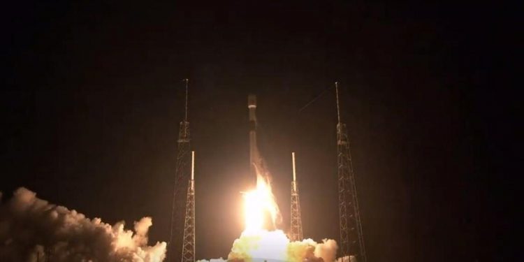 Starlink: Η SpaceX εκτόξευσε τους πρώτους 60 δορυφόρους της για παροχή Ίντερνετ