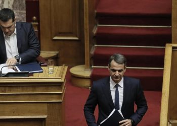 SZ: Τσίπρας και Μητσοτάκης δεν θα μπορούσαν να είναι πιο διαφορετικοί
