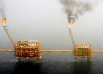 Τρόπους να παρακάμψει τις κυρώσεις αναζητεί το Ιράν