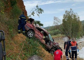 Βουτιά θανάτου για αυτοκίνητο από γέφυρα στα Χανιά