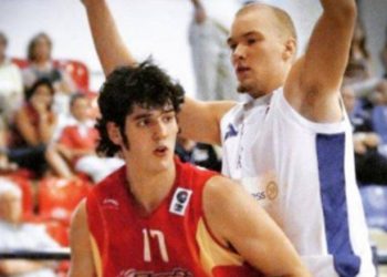 Η FIBA αναρωτιέται αν μπορούμε να αναγνωρίσουμε τον ψηλό που παίζει άμυνα – Newsbeast