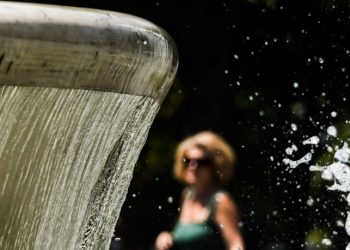 Καιρός: Από το χαλάζι στη ζέστη και την αφρικανική σκόνη