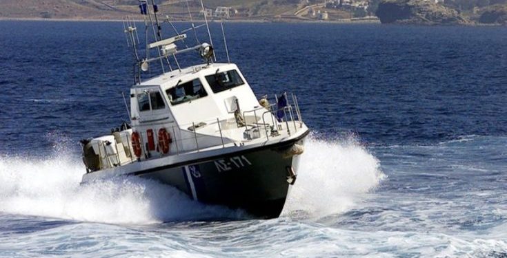 Κολυμβητές ξέμειναν σε βραχονησίδα στη Ραφήνα