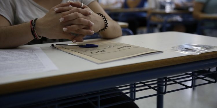 Δεν άφησαν μαθητές εσπερινού Λυκείου να αλλάξουν βάρδια για να δώσουν Πανελλαδικές