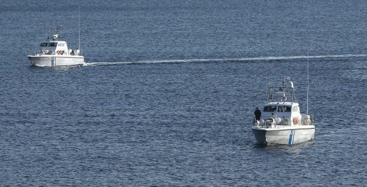 Τρόμος για πέντε επιβάτες λέμβου που ανατράπηκε στους Παξούς