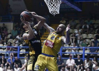 Ματς για γερά νεύρα στο Περιστέρι, με 82-83 επικράτησε η ΑΕΚ – Newsbeast
