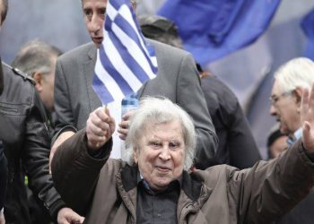 Κόρη Μίκη Θεοδωράκη: Είναι πολύ άρρωστος, κάνει ντρίμπλα στον θάνατο