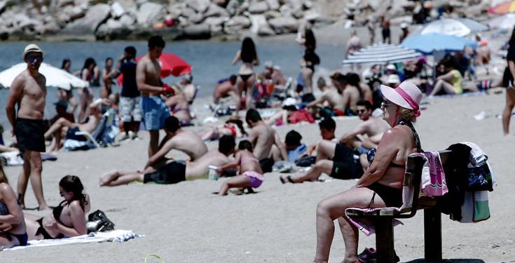 Εκλογές 2019: Οι Έλληνες ψηφίζουν... παραλία