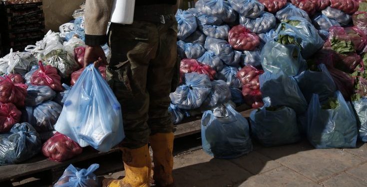 Διανομή τροφίμων από τον δήμο Αθηναίων