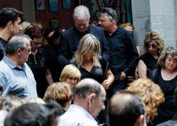 Πάνος Ζάρλας: Το μήνυμα της μητέρας του μετά την κηδεία