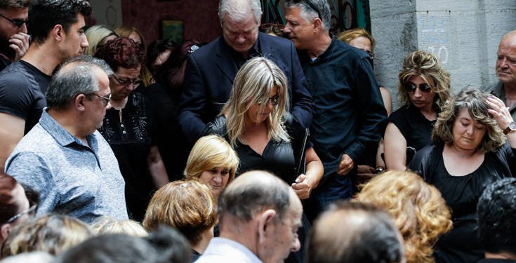 Πάνος Ζάρλας: Το μήνυμα της μητέρας του μετά την κηδεία