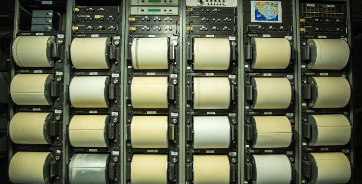 Οι σεισμολόγοι παρακολουθούν τη σεισμική δραστηριότητα στα ελληνοαλβανικά σύνορα