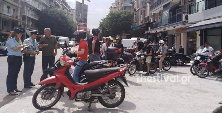 Ντελιβεράδες έκαναν μοτοπορεία στο κέντρο της Θεσσαλονίκης