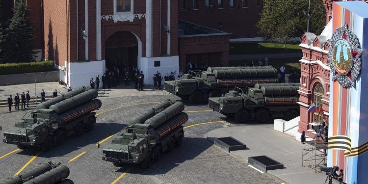 Η Ρωσία στέλνει τους S-400 στην Τουρκία- Σκληρή κριτική των ΗΠΑ στην Άγκυρα – News.gr