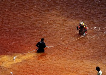 Εντοπίστηκε η τρίτη βαλίτσα στην Κόκκινη Λίμνη – News.gr