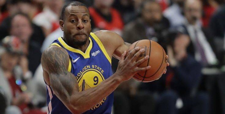 NBA: Σπουδαία εμφάνιση των Γουόριορς, ισοφάρισαν σε 1-1 μέσα στο Τορόντο