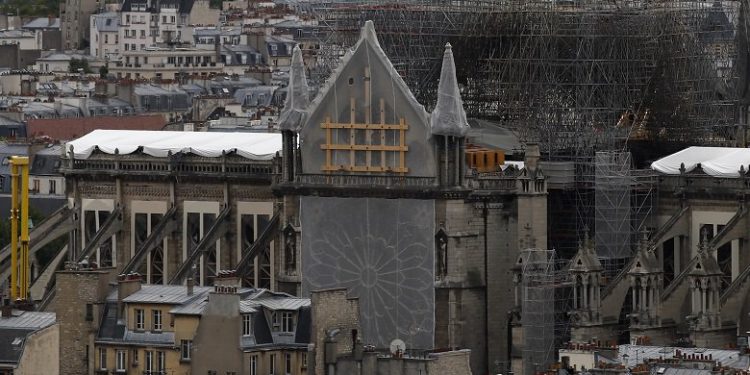 Το Σάββατο η πρώτη λειτουργία της Παναγίας των Παρισίων μετά την καταστροφική φωτιά