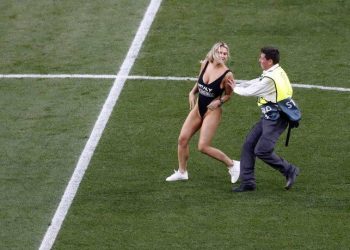 Champions League: Το Instagram μπλόκαρε τον λογαριασμό της ξανθιάς που εισέβαλε στον τελικό
