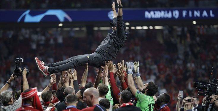 Champions League: Το ξέφρενο πάρτι της Λίβερπουλ στα αποδυτήρια