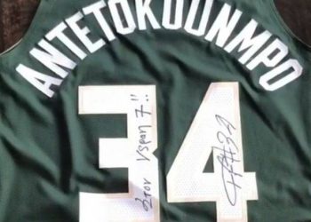 Η αφιέρωση του Γιάννη Αντετοκούνμπο στον Βασίλη Σπανούλη – Newsbeast