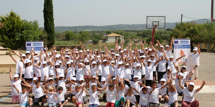 ΔΗΜΟΤΙΚΟ ΣΧΟΛΕΙΟ ΣΚΟΥΡΟΧΩΡΙΟΥ: Αφιερωμένη στην ιστορία της Μουσικής η τελετή λήξης (βίντεο)