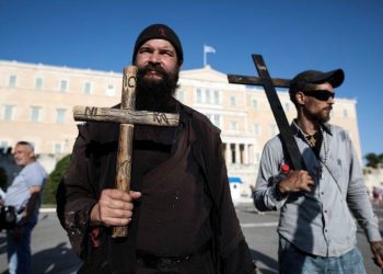 Και ο πατήρ Κλεομένης στη συγκέντρωση της Αθήνας – Newsbeast