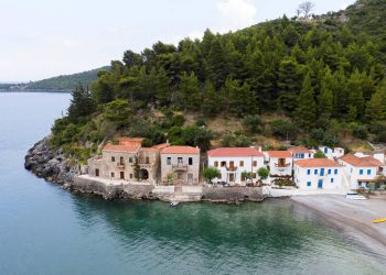Το κουκλίστικο χωριό του Μοριά που ήταν για χρόνια απομονωμένο – Newsbeast