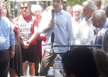 Στην Κρέστενα ο Κυριάκος Μητσοτάκης