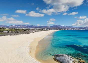 Μία από τις καλύτερες και με πολλές διακρίσεις παραλία βρίσκεται στη Νάξο – Newsbeast
