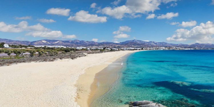Μία από τις καλύτερες και με πολλές διακρίσεις παραλία βρίσκεται στη Νάξο – Newsbeast