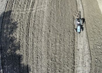 Ένα δεκάχρονο αγοράκι έχασε τη ζωή του αφού έπεσε από τρακτέρ – Newsbeast