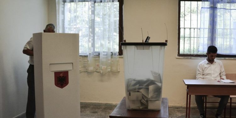 Αλβανία: Ο πρόεδρος Ιλ. Μέτα ακύρωσε τις δημοτικές εκλογές