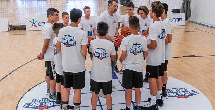 Hoops for Hope: Ο Παπαλουκάς σκοράρει με τον ΟΠΑΠ για την ΟΣΕΚΑ