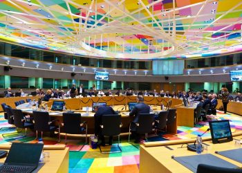 Τα μέτωπα που βγάζουν κίτρινες κάρτες οι δανειστές – News.gr