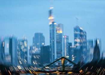 Fitch: Οι κανόνες bail-in αφήνουν εκτεθειμένους τους επενδυτές σε κινδύνους