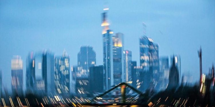 Fitch: Οι κανόνες bail-in αφήνουν εκτεθειμένους τους επενδυτές σε κινδύνους