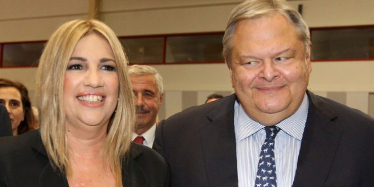 “ΒΟΜΒΑ” στο Κίνημα Αλλαγής: Η Φώφη διώχνει τον Βενιζέλο από το ΚΙΝΑΛ