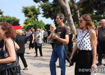 Το τελευταίο «αντίο» στον γιο του Μάρκου Βαμβακάρη, Στέλιο