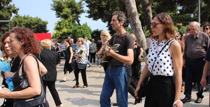 Το τελευταίο «αντίο» στον γιο του Μάρκου Βαμβακάρη, Στέλιο
