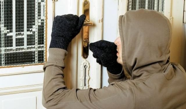 ΠΥΡΓΟΣ: Συνελήφθη 23χρονος για κλοπές σε εξοχικές κατοικίες και κατάστημα