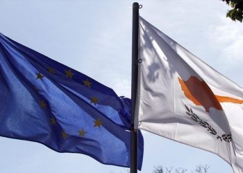 «Μια γροθιά» ο Νότος της Ευρώπης υπέρ της Κύπρου