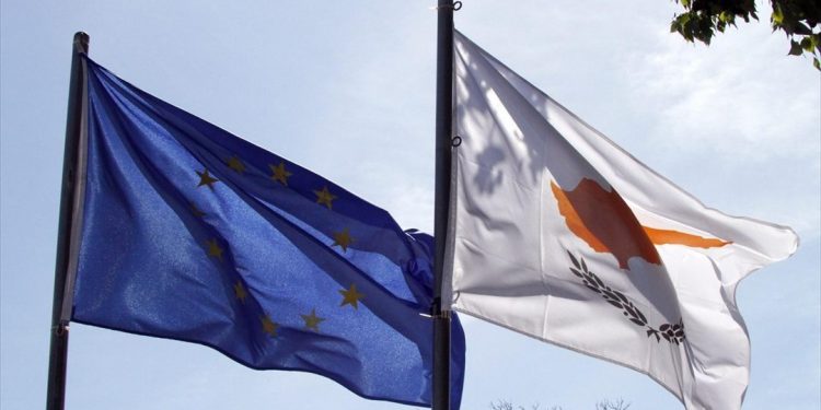 «Μια γροθιά» ο Νότος της Ευρώπης υπέρ της Κύπρου