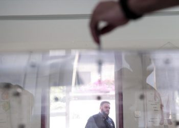 Opinion poll coinciding with Sunday's local govt elex keeps ND lead at 9% points over SYRIZA