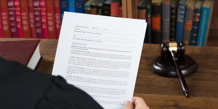 Σχηματισμός δικογραφίας σε βάρος δικηγόρου για πλαστογραφία