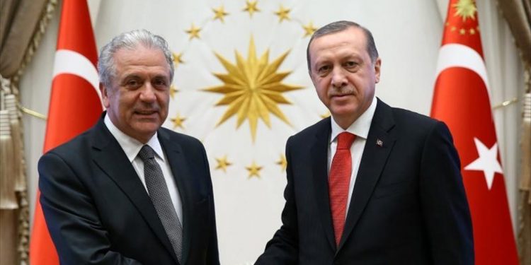 Συνάντηση Αβραμόπουλου - Ερντογάν για το μεταναστευτικό
