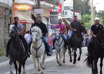 ΑΝΔΡΑΒΙΔΑ: “Μάγεψε” η 17η Ιππική Παρέλαση