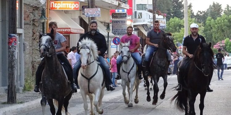 ΑΝΔΡΑΒΙΔΑ: “Μάγεψε” η 17η Ιππική Παρέλαση