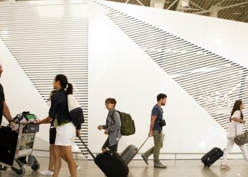 ΥΠΑ: 17 εκατ. ταξιδιώτες το α' πεντάμηνο 2019 στα ελληνικά αεροδρόμια